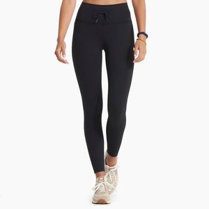 Vuori Daily Legging (high rise 7/8) - Black, XL, worn twice.